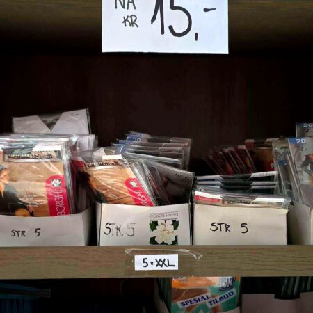 Forside 17 Strømpebukser – 15 kr hos Megasalg i Moss